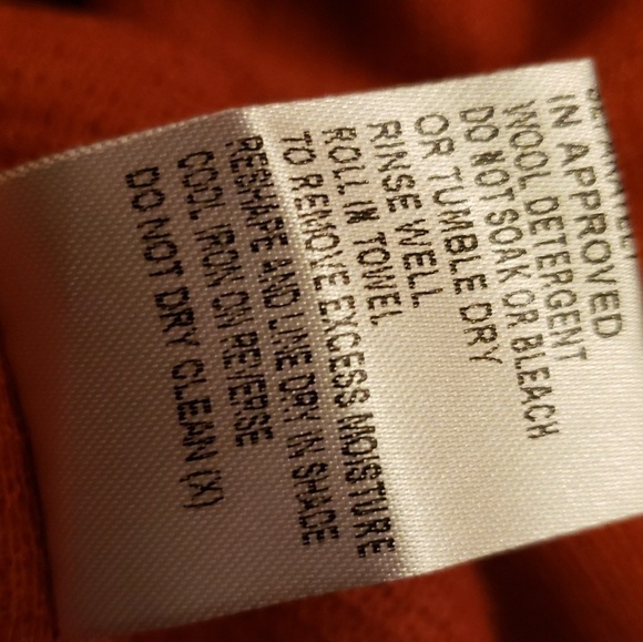 Papilion sleelves tank. NWT. burn orange color - Picture 7 of 8